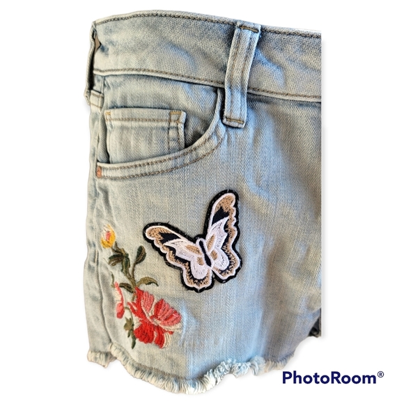 Arizona Jean Co Shortie Distressed Embroidered Floral Cut-off Shorts Size 3. - Picture 3 of 5